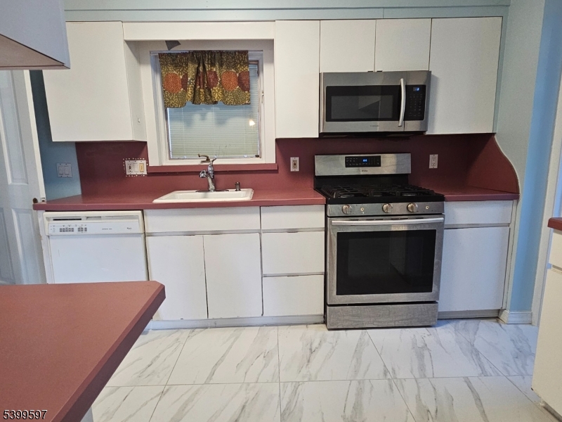 969 Arnet Avenue Union, NJ 07083 - Photo 9 of 25