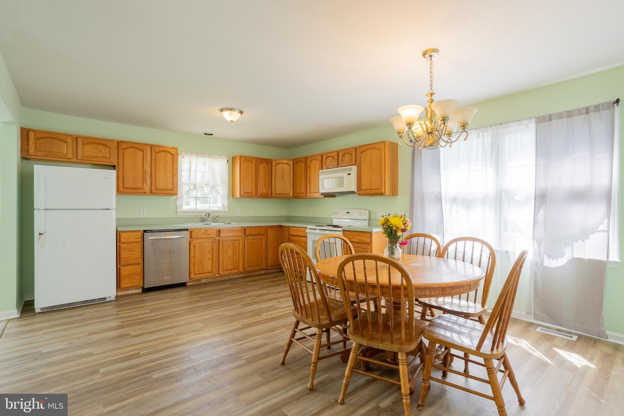 213 Cherry Hill Road Elkton, MD 21921 - Photo 9 of 38 Kitchen and Dining Area