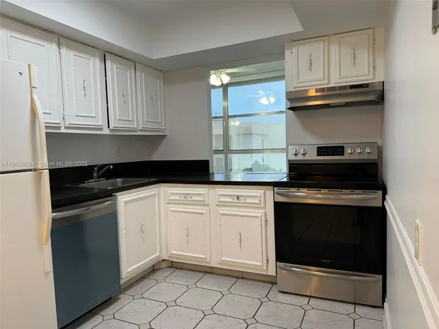 $2,150 | 851 Three Islands Boulevard, Unit 509, Hallandale Beach, FL 33009