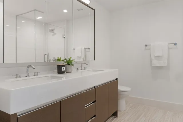 $1,349,000 | 100 Lovejoy Wharf, Unit 10K, Boston, MA 02114