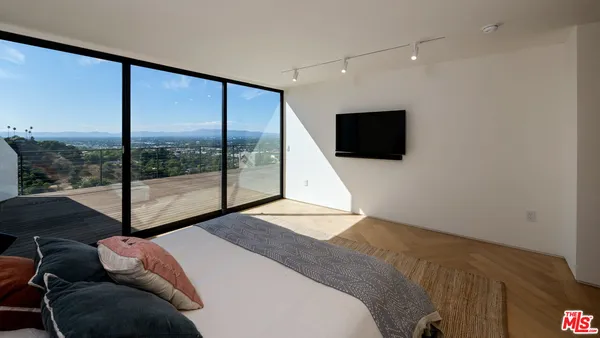 $3,999,000 | 3699 Alta Mesa Drive, Studio City, CA 91604