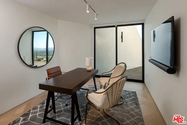 $3,999,000 | 3699 Alta Mesa Drive, Studio City, CA 91604