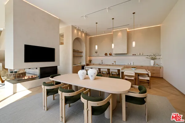 $3,999,000 | 3699 Alta Mesa Drive, Studio City, CA 91604