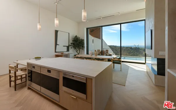 $3,999,000 | 3699 Alta Mesa Drive, Studio City, CA 91604