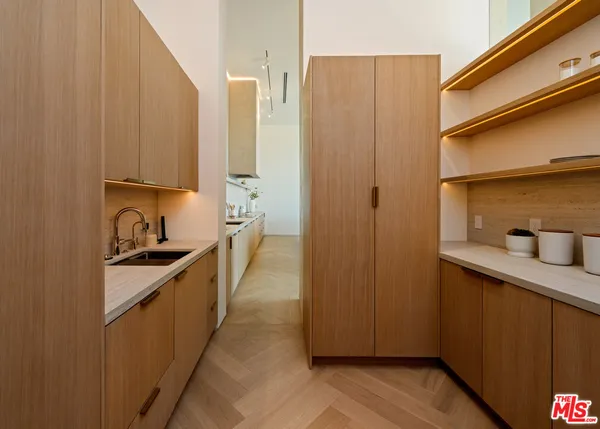 $3,999,000 | 3699 Alta Mesa Drive, Studio City, CA 91604