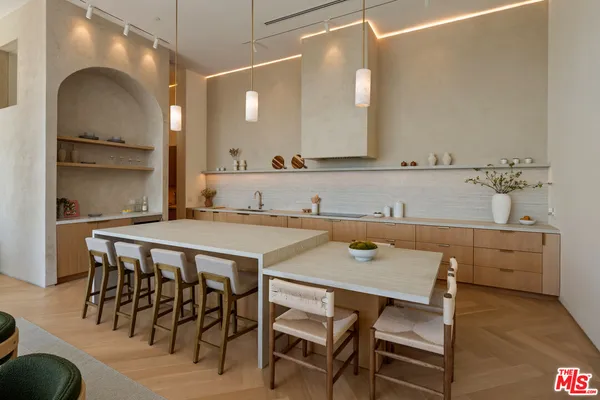 $3,999,000 | 3699 Alta Mesa Drive, Studio City, CA 91604