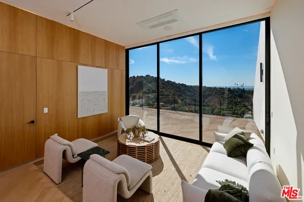 $3,999,000 | 3699 Alta Mesa Drive, Studio City, CA 91604