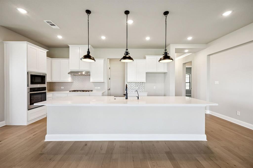 137 Cross Timbers Street Azle, TX 76020 - Photo 12 of 40 10-137Cross_010