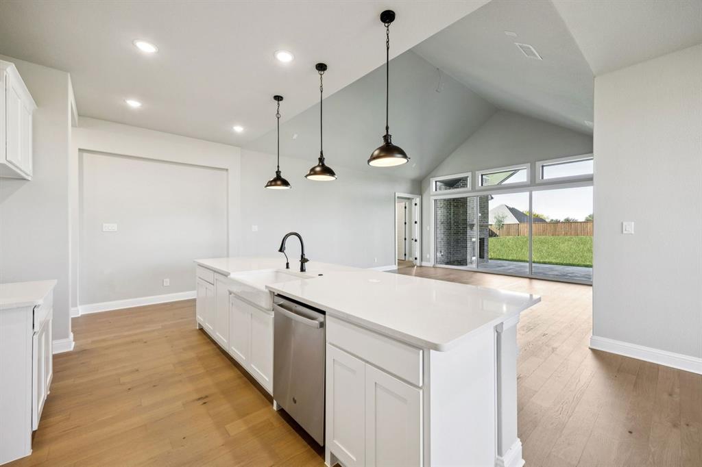 137 Cross Timbers Street Azle, TX 76020 - Photo 10 of 40 9-137Cross_009