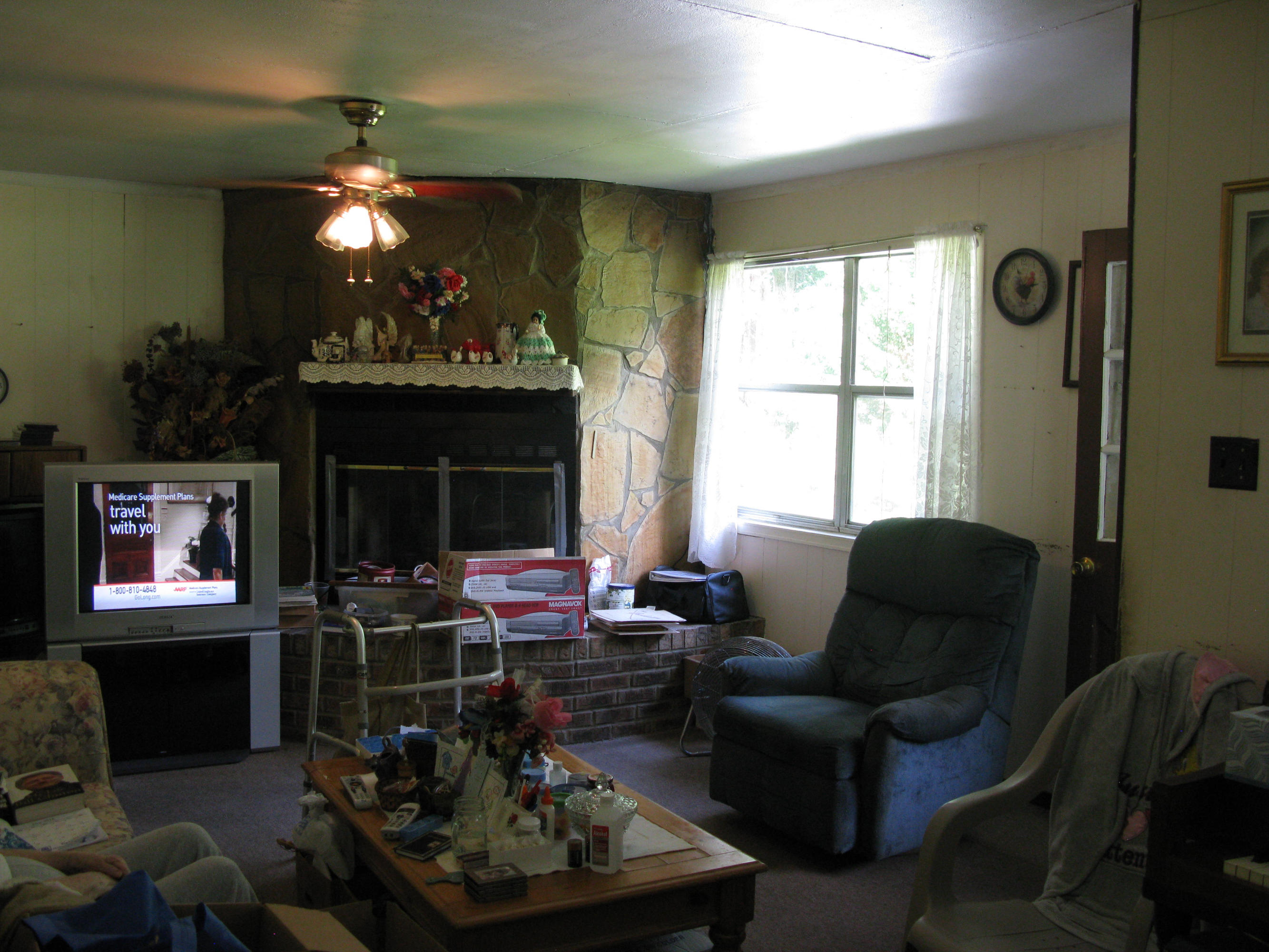 1764 Lowe Road Crossville, TN 38572 - Photo 4 of 16 Living Room