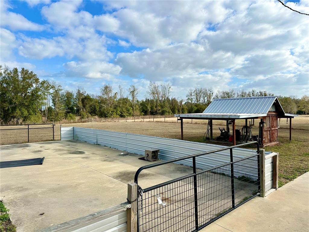 237 Southwest Baron Glen Fort White, FL 32038 - Photo 5 of 30