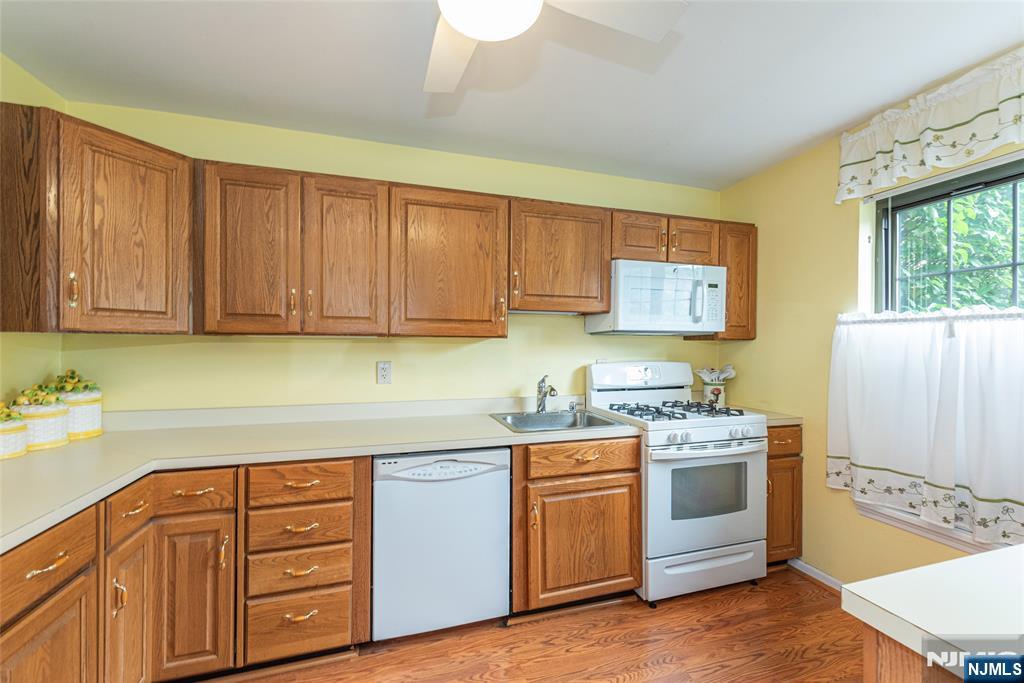 181 Long Hill Road Little Falls, NJ 07424 - Photo 4 of 18 Gallery Image 4