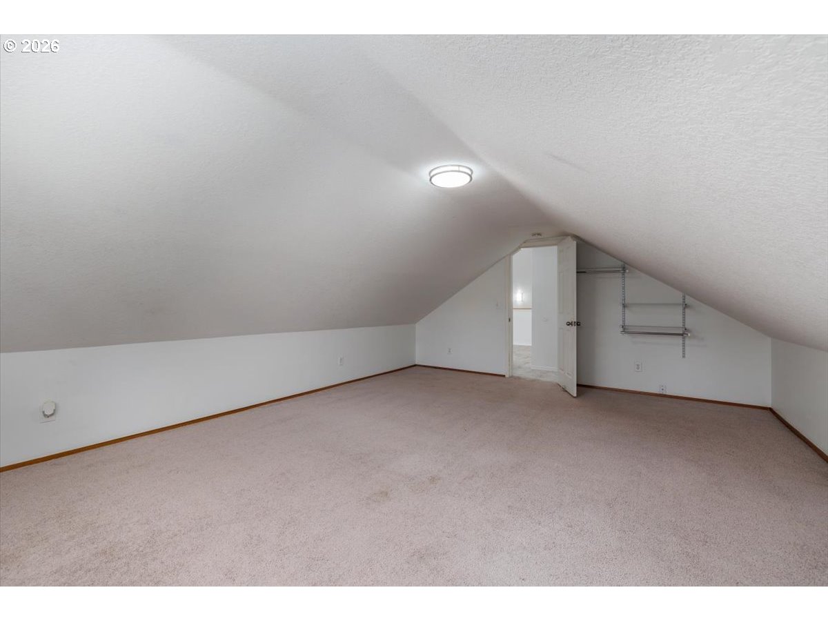 7025 Southwest 174th Avenue Beaverton, OR 97007 - Photo 27 of 38