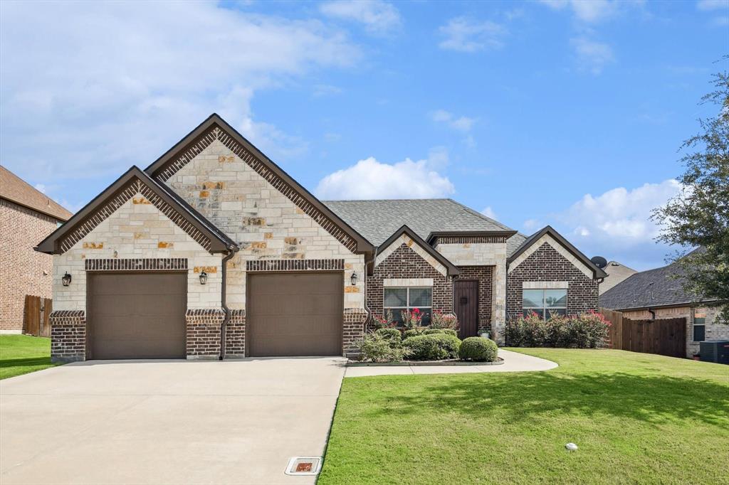 707 Chaparral Road Sanger, TX 76266 - Photo 2 of 32