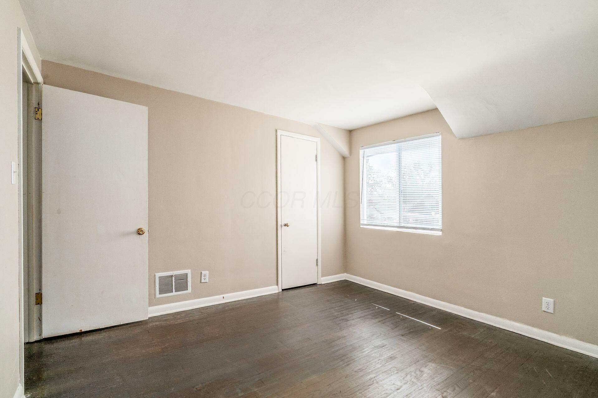 804 Berkeley Road Columbus, OH 43205 - Photo 10 of 12 018__R 804 Berkeley Rd 00046