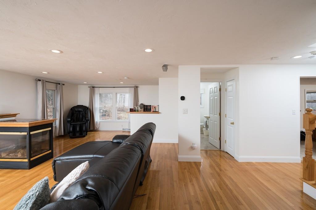 14 Tall Tree Road Sharon, MA 02067 - Photo 3 of 31
