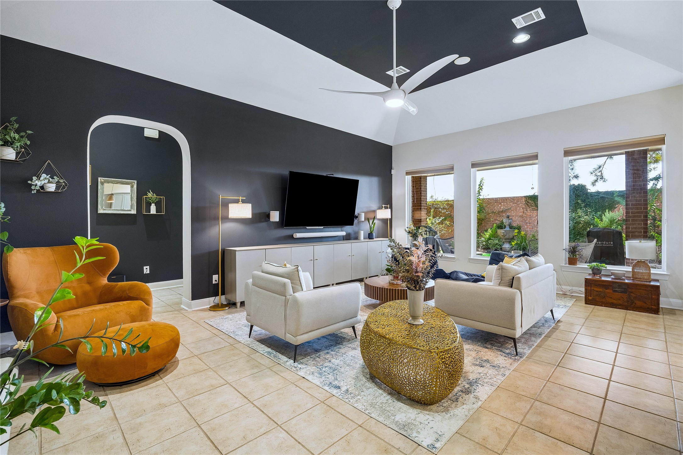 11411 Gallant Ridge Lane Houston, TX 77082 - Photo 8 of 27 Walking towards the family area, you will find the bright and energizing family room to your left.