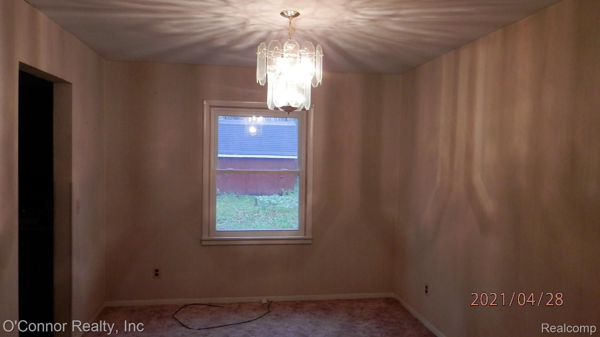 3675 State Road Fort Gratiot, MI 48059 - Photo 3 of 10 P4280125.JPG