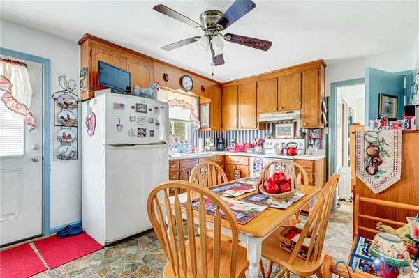 $340,000 | 5320 South George Washington Mem Highway, Gloucester, VA 23061
