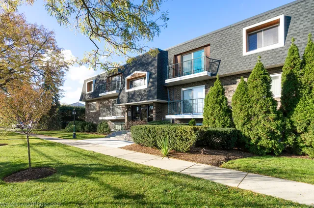 $198,000 | 3222 Sanders Road, Unit 3D, Northbrook, IL 60062