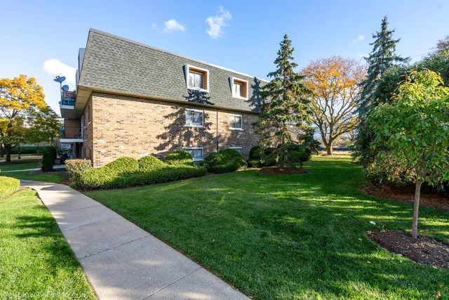 $198,000 | 3222 Sanders Road, Unit 3D, Northbrook, IL 60062