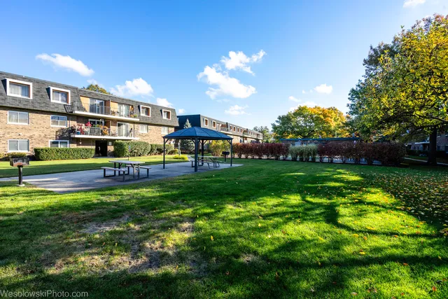 $198,000 | 3222 Sanders Road, Unit 3D, Northbrook, IL 60062