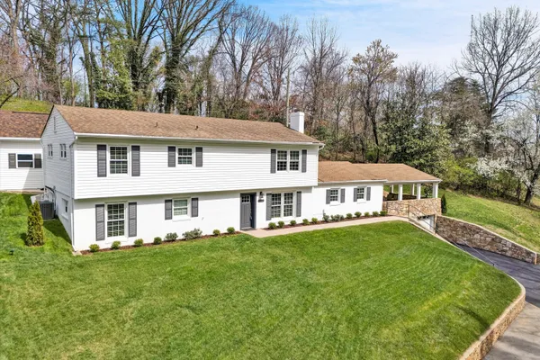 $850,000 | 763 Oakwood Drive Southwest, Roanoke, VA 24015