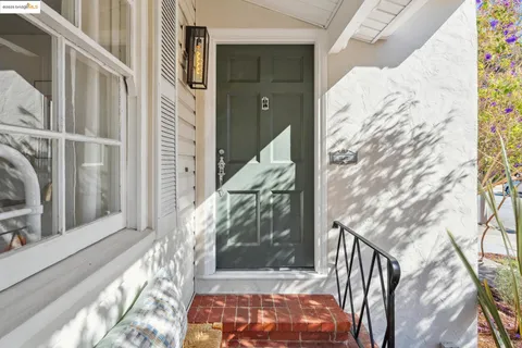 a view of a entrance door of the house