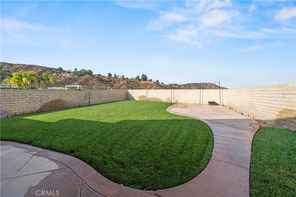 28355 Stansfield Lane Saugus, CA 91350 - Photo 48 of 52 a view of a lake with a yard