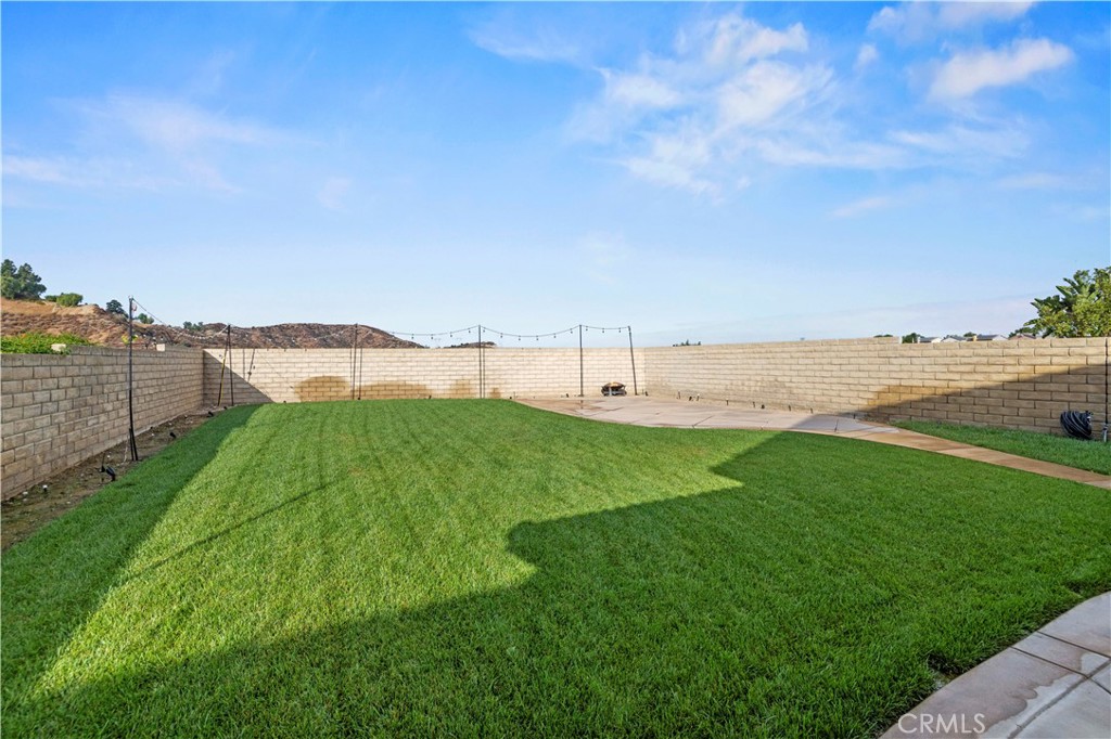 28355 Stansfield Lane Saugus, CA 91350 - Photo 50 of 52 a view of a lake with houses in back