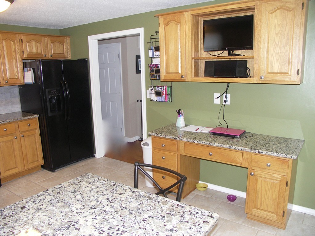 23 Fordway Extension Windham, NH 03087 - Photo 3 of 20 Gallery Image 3