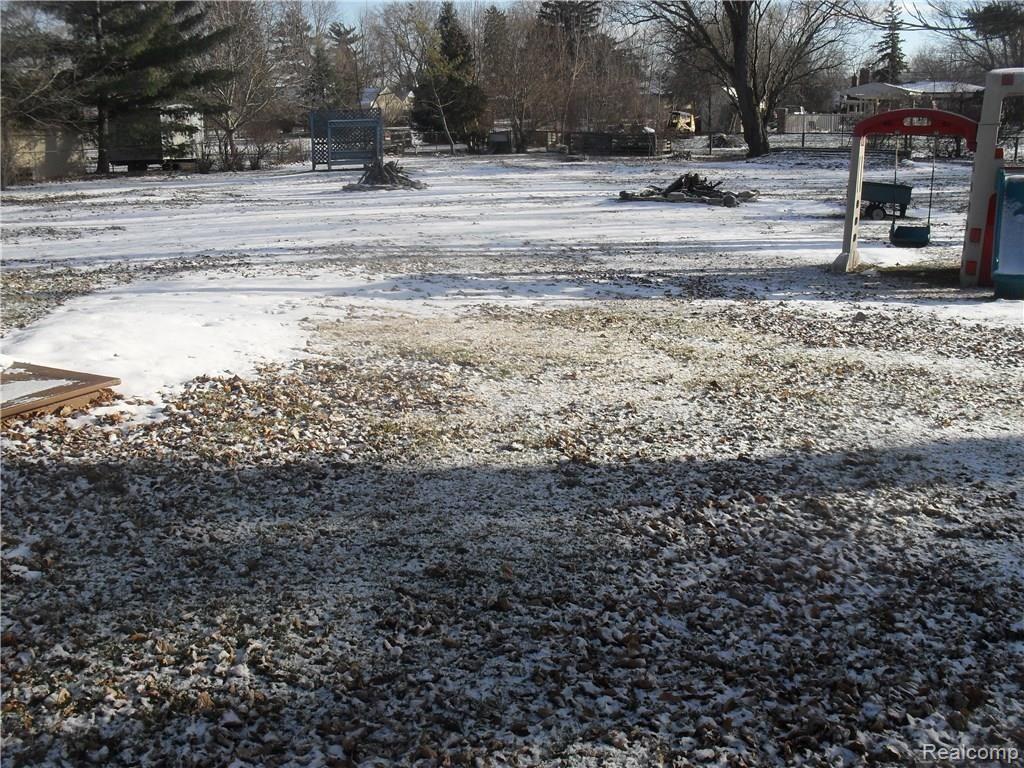 2430 East Thirteen Mile Road Warren, MI 48092 - Photo 17 of 18 13 mile 018.JPG
