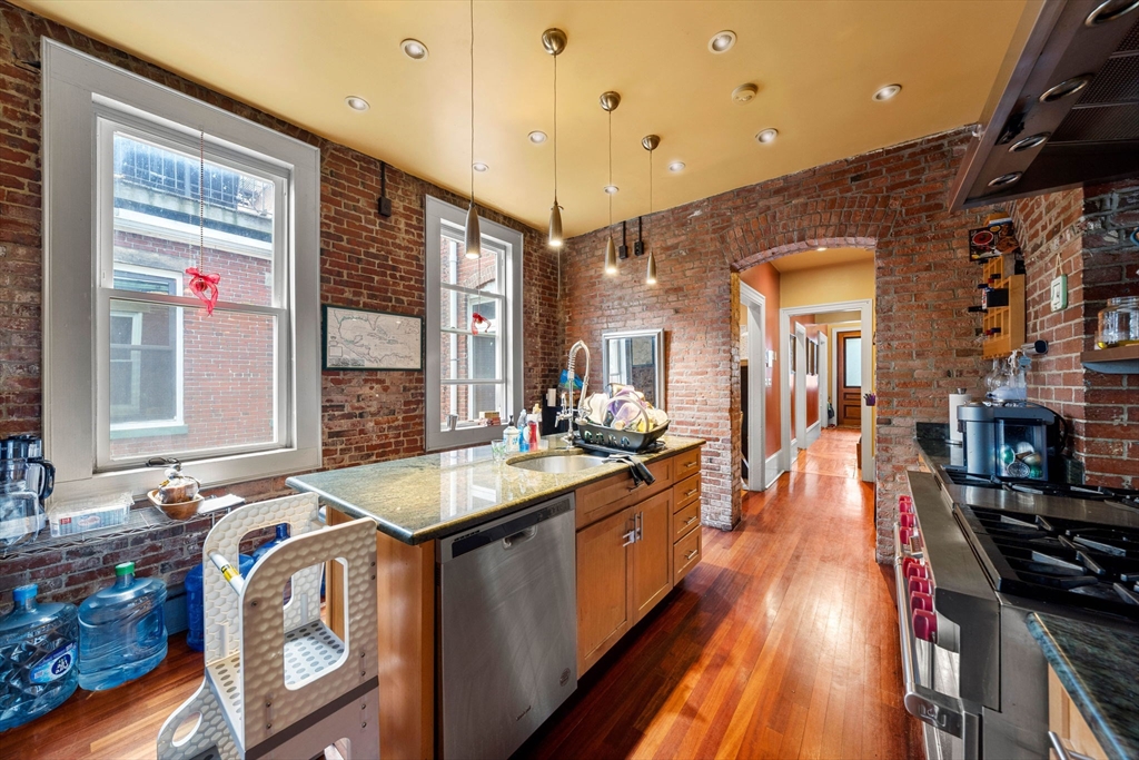 16 Perrin Street Boston, MA 02119 - Photo 12 of 37