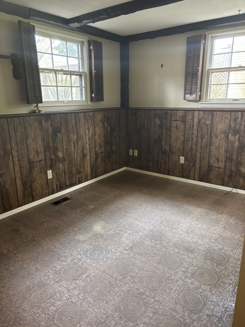 47 Old Post Road Montgomery, IL 60538 - Photo 18 of 32 an empty room with windows