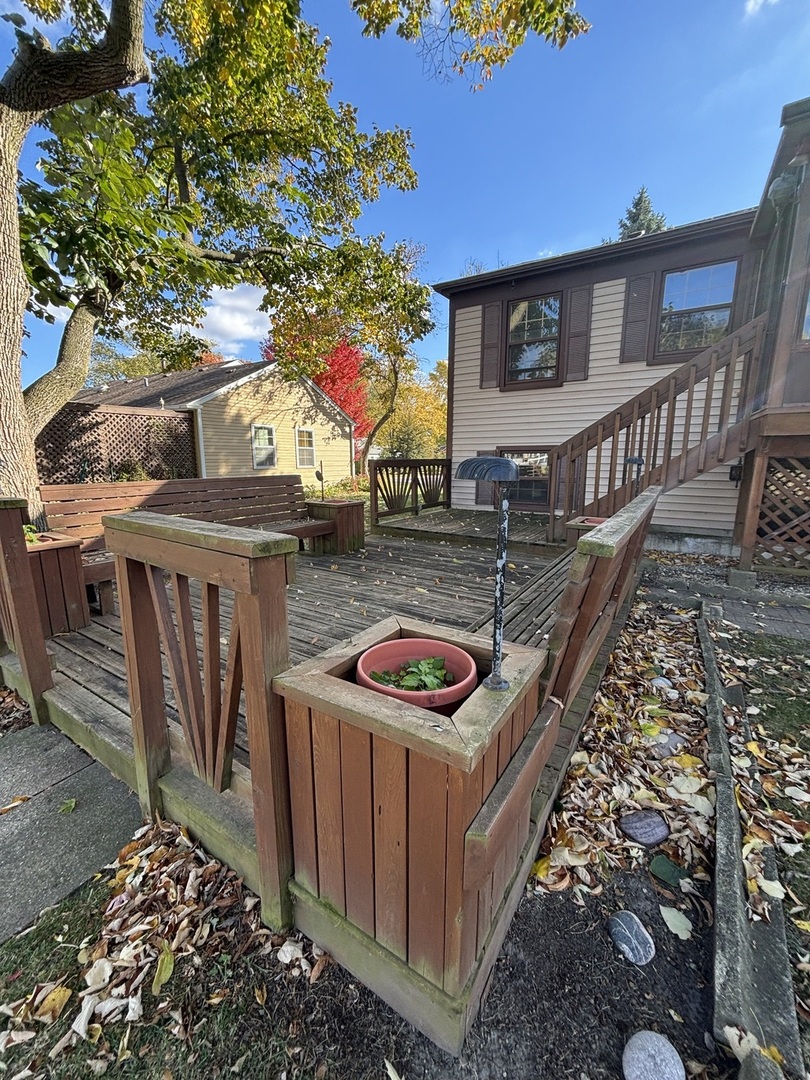 47 Old Post Road Montgomery, IL 60538 - Photo 28 of 32 a front view of house with deck and outdoor seating