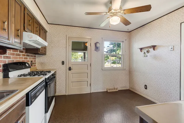 $335,000 | 47 Old Post Road, Montgomery, IL 60538