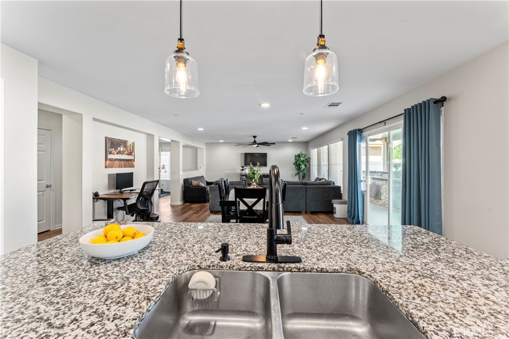 3397 Presidio Lane Perris, CA 92570 - Photo 11 of 34