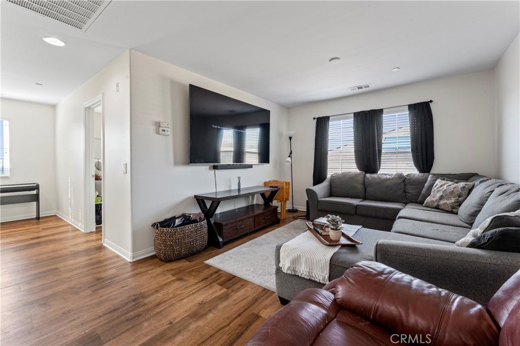 3397 Presidio Lane Perris, CA 92570 - Photo 12 of 34