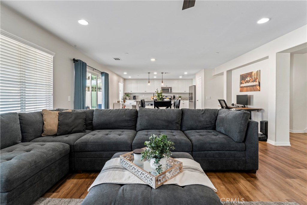 3397 Presidio Lane Perris, CA 92570 - Photo 4 of 34