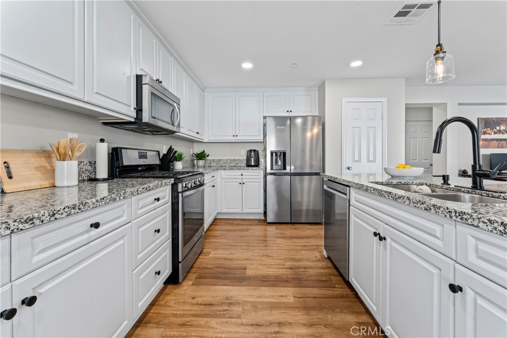 3397 Presidio Lane Perris, CA 92570 - Photo 10 of 34