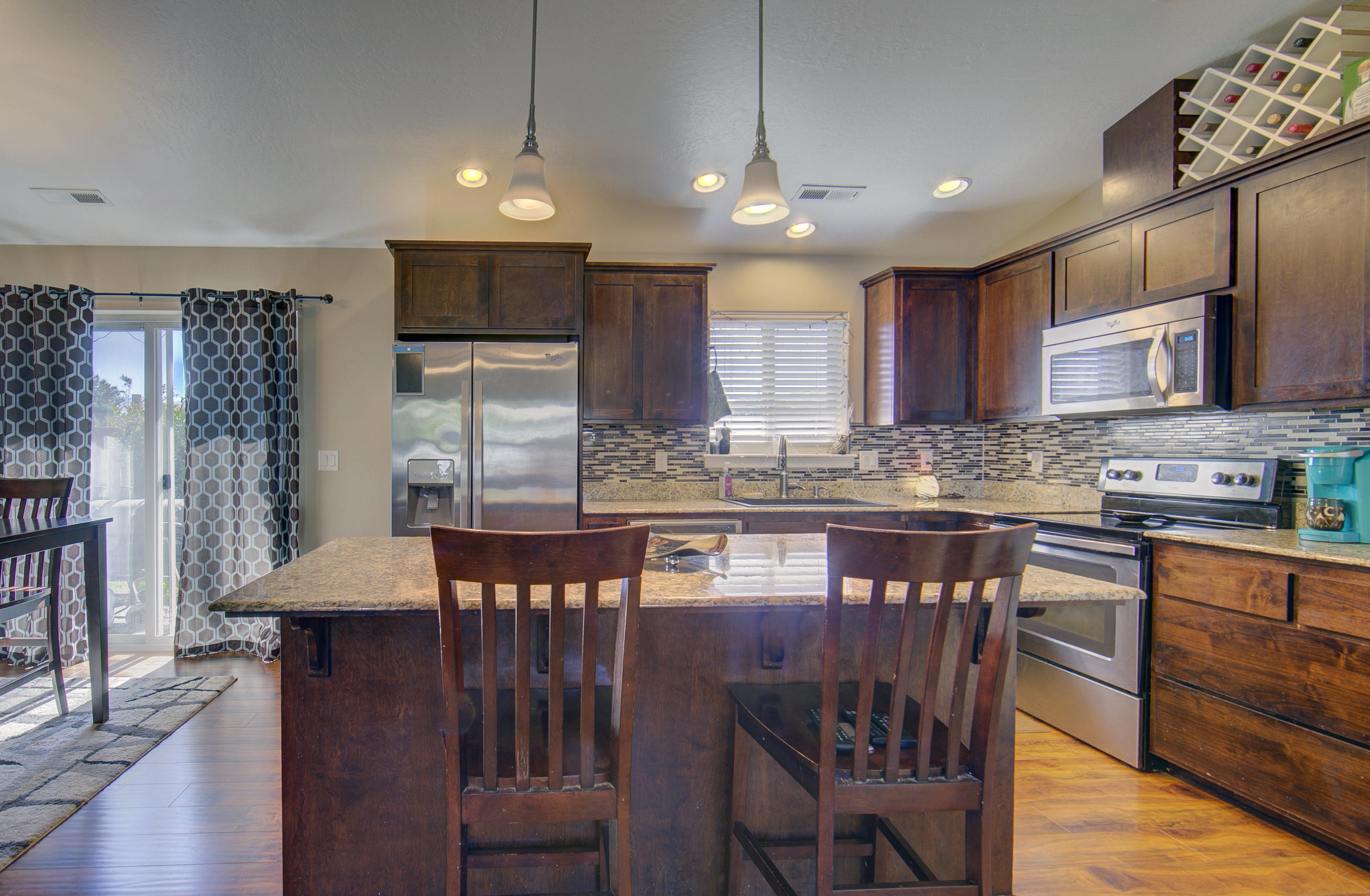 124 Dianne Way Eagle Point, OR 97524 - Photo 12 of 26 Kitchen - 4