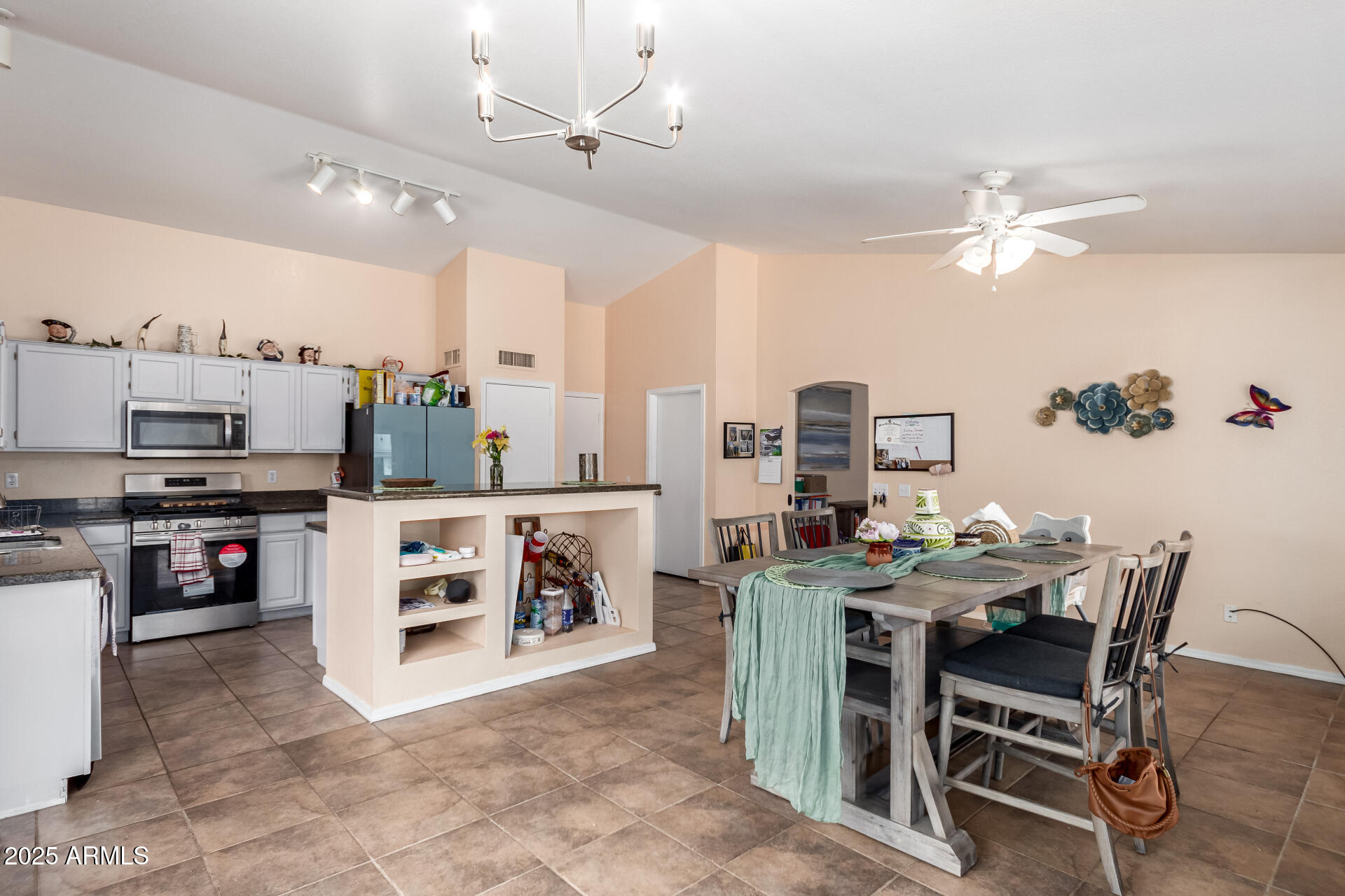 1744 East Fremont Road Phoenix, AZ 85042 - Photo 13 of 43 10 Fremont