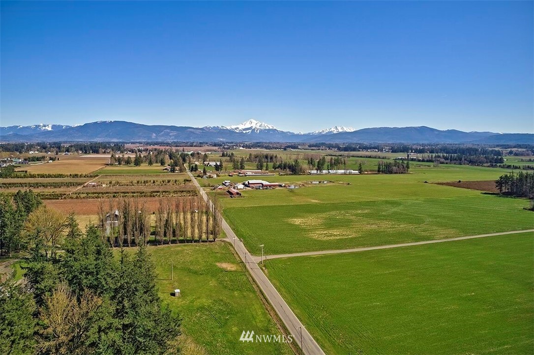 180 Beard Road Lynden, WA 98264 - Photo 4 of 27 a view of an outdoor space and a yard