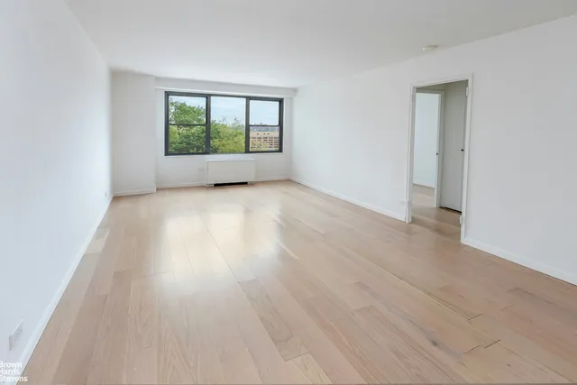 $209,000 | 2500 Johnson Avenue, Unit 3B | Spuyten Duyvil