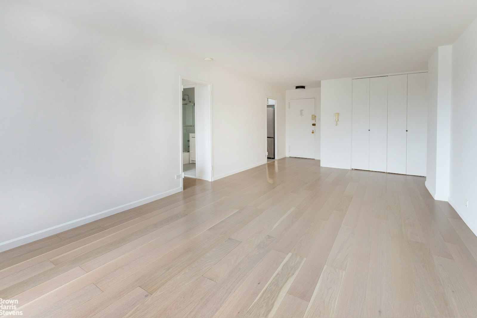 2500 Johnson Avenue, Unit 3B Bronx, NY 10463 - Photo 26 of 42 a view of an empty room