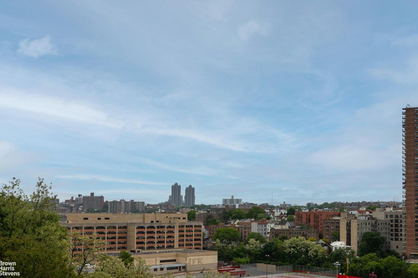 2500 Johnson Avenue, Unit 3B Bronx, NY 10463 - Photo 39 of 42 a view of a city
