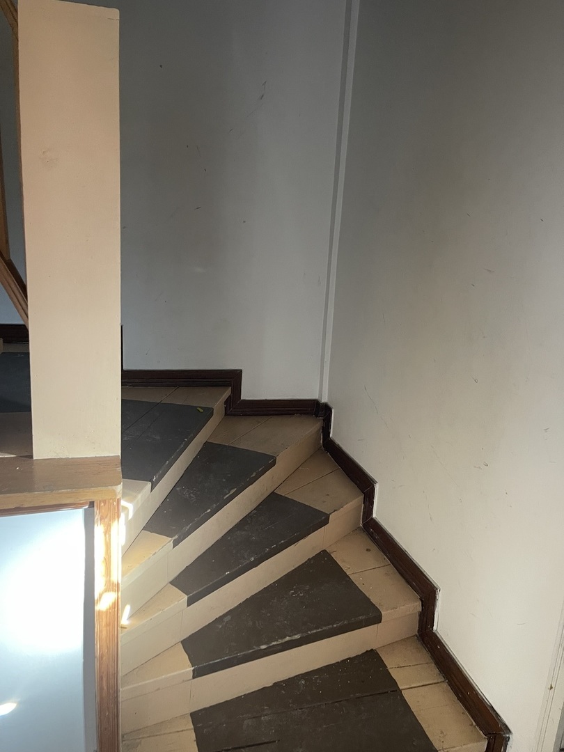 5631 West Cornelia Avenue Chicago, IL 60634 - Photo 12 of 28 a view of entryway