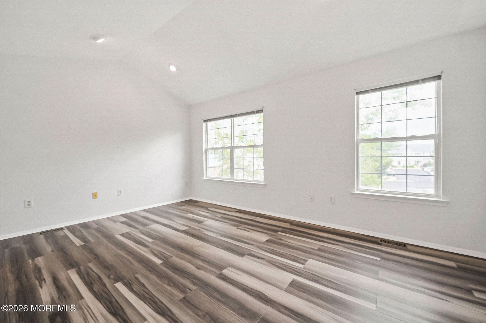 38 Azimuth Court, Unit 128 Holmdel, NJ 07733 - Photo 21 of 32 38_azimuth_ct_021