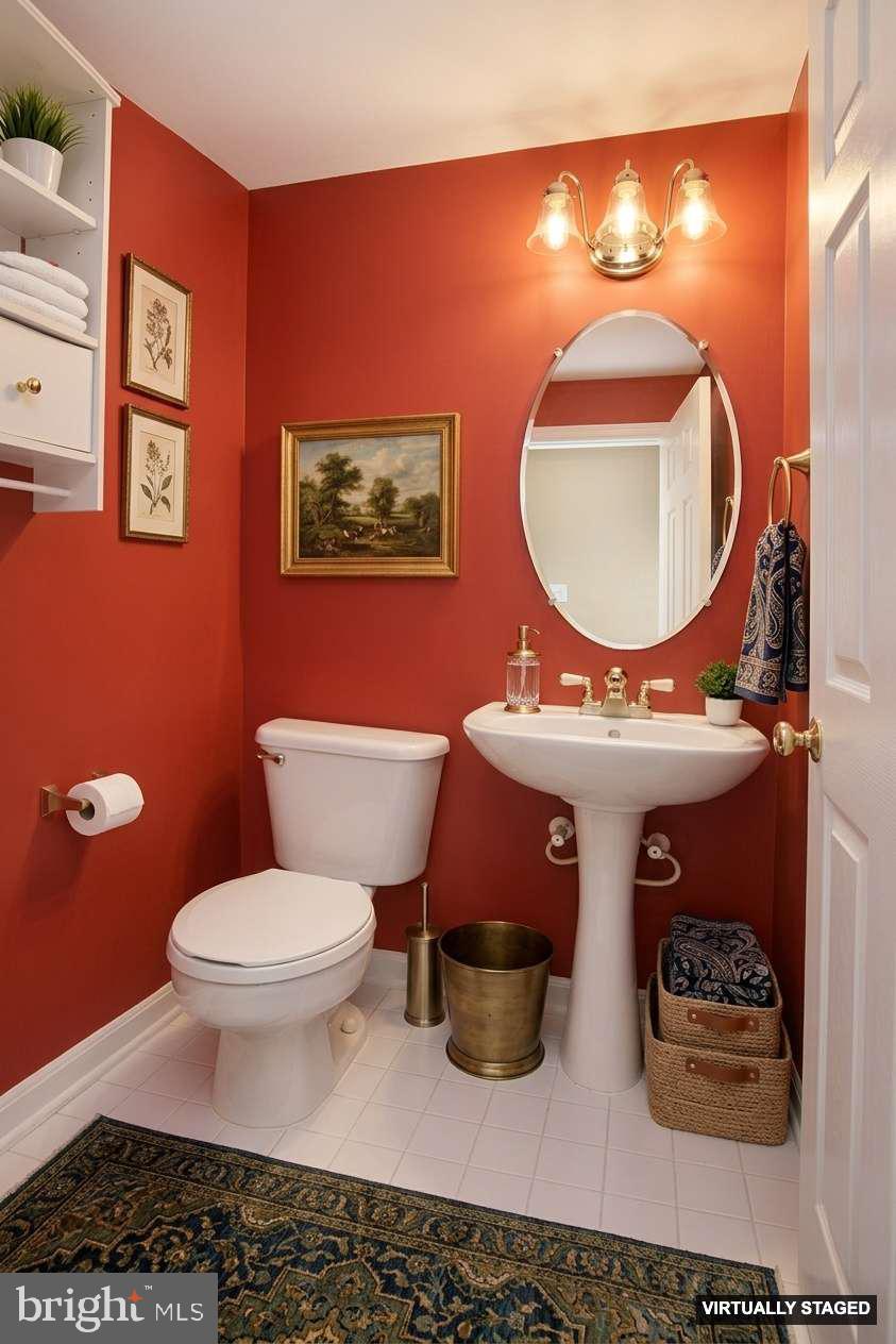 2448 Leyland Ridge Road Herndon, VA 20171 - Photo 11 of 32 Charming bath with bold red accents.