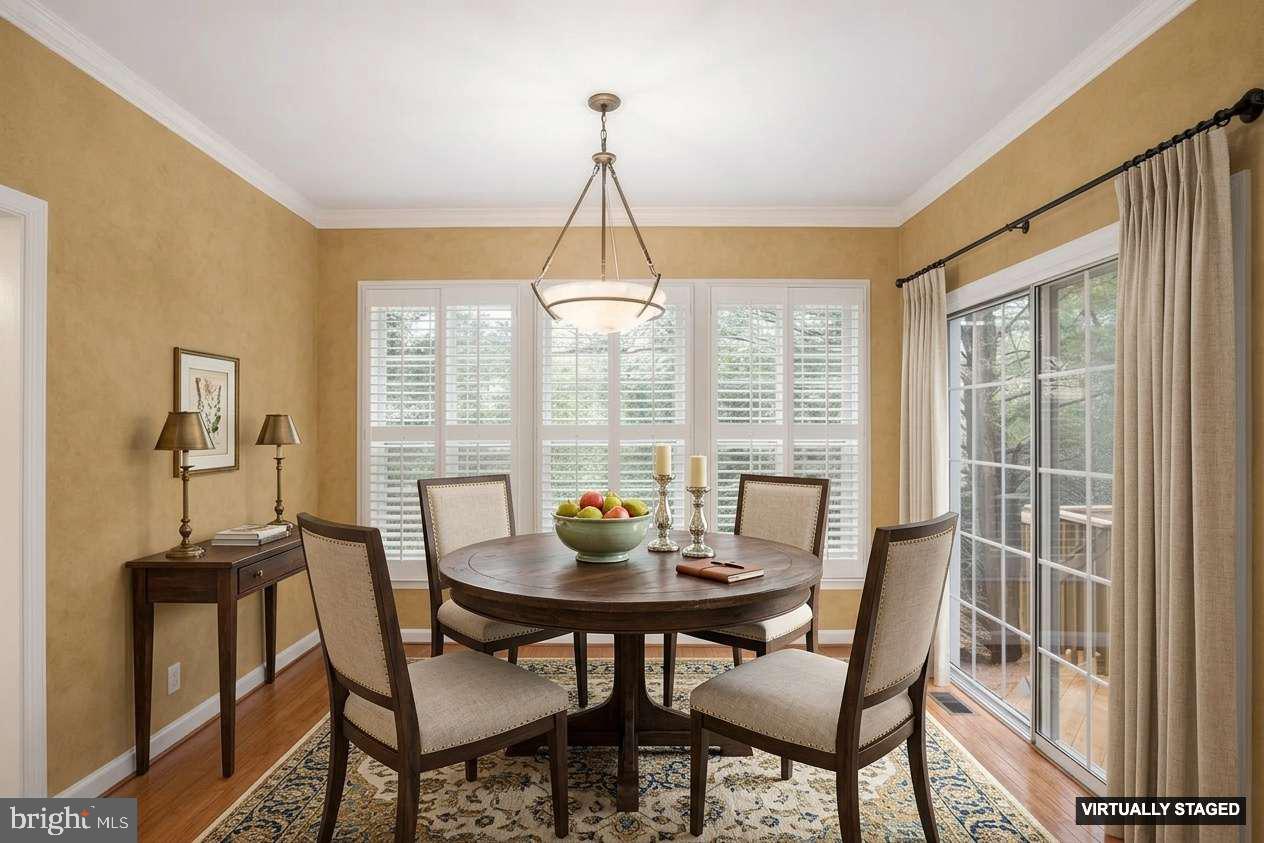 2448 Leyland Ridge Road Herndon, VA 20171 - Photo 16 of 62 Bright and inviting dining space.